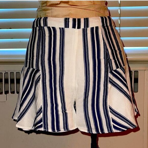 Lover + Friends navy & white ruffles skort M - Picture 1 of 8
